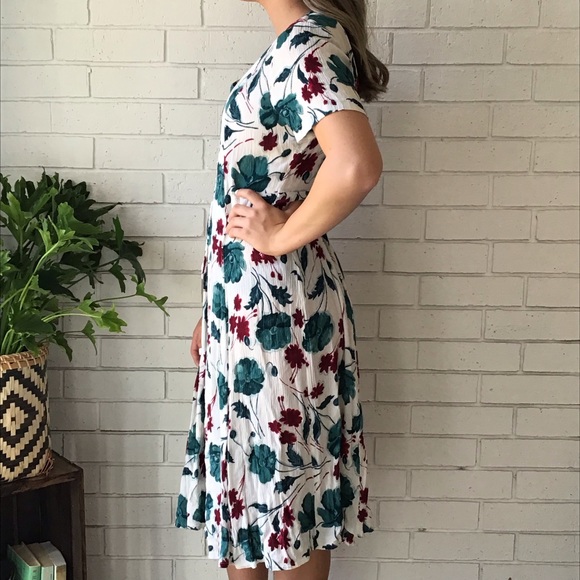 Cottagecore Floral Front Tie Cinch Waist Midi Dress - Picture 2 of 5